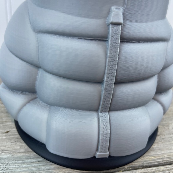 Quirky Puffy Jacket Planter Pot, Inflated Jacket Flower Pot, Indoor planter - Picture 3 of 9